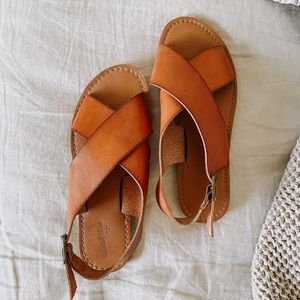 SOLD Universal Thread sandals